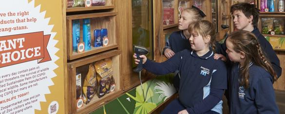 School Students Scan Items In Zoopermarket Melbourne Zoo